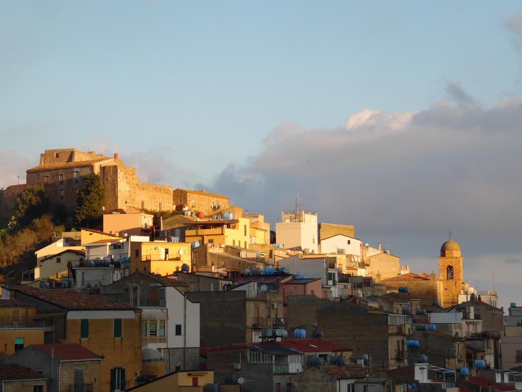 Siciliana Apartment Caronia Bagian luar foto