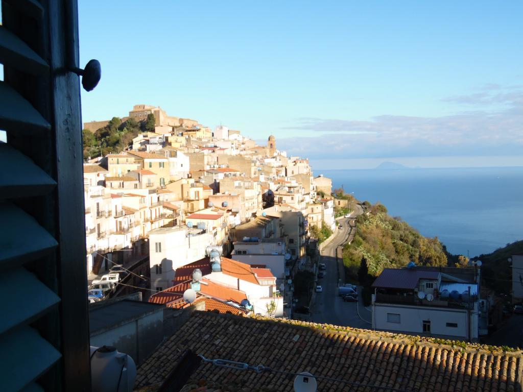 Siciliana Apartment Caronia Bagian luar foto