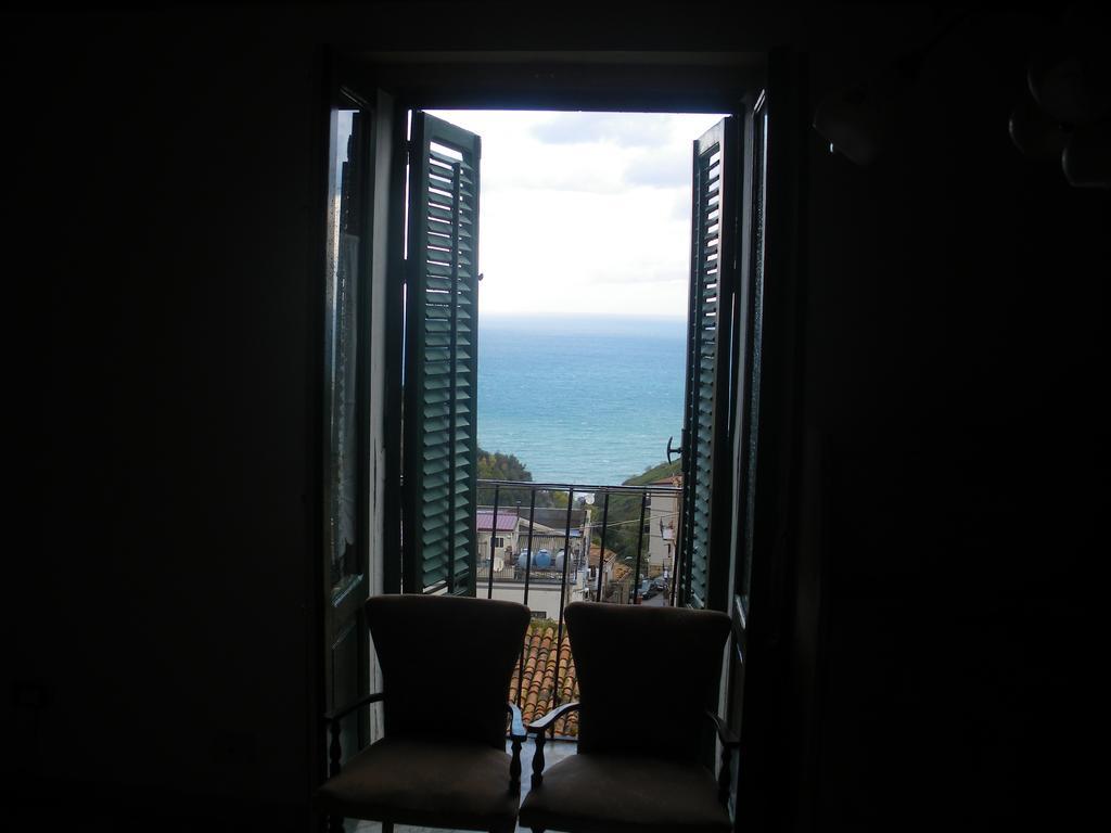 Siciliana Apartment Caronia Bagian luar foto