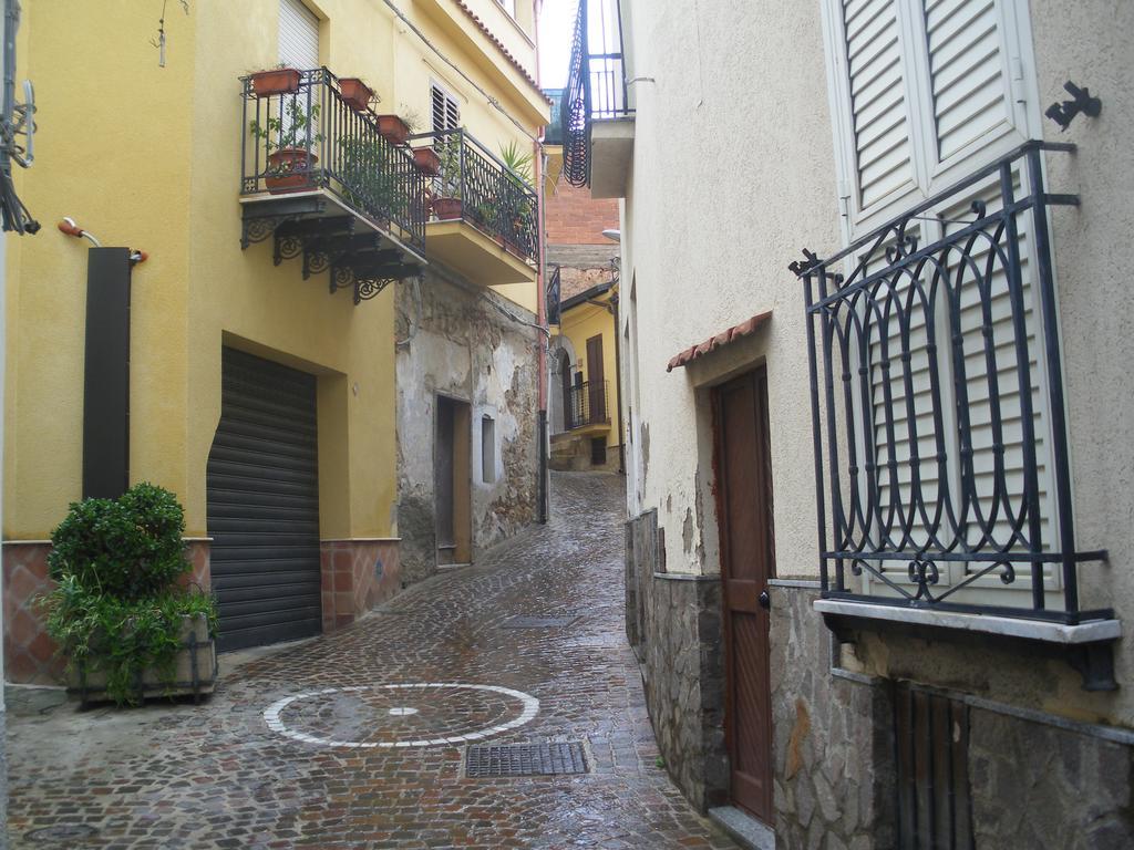 Siciliana Apartment Caronia Bagian luar foto