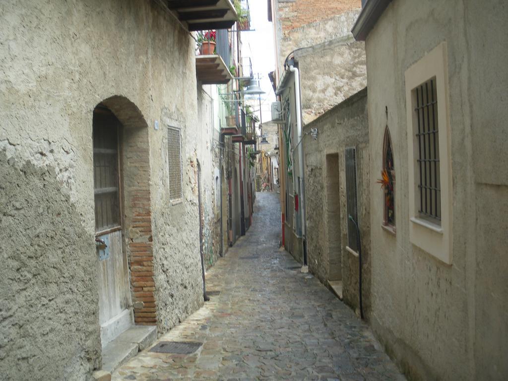Siciliana Apartment Caronia Bagian luar foto