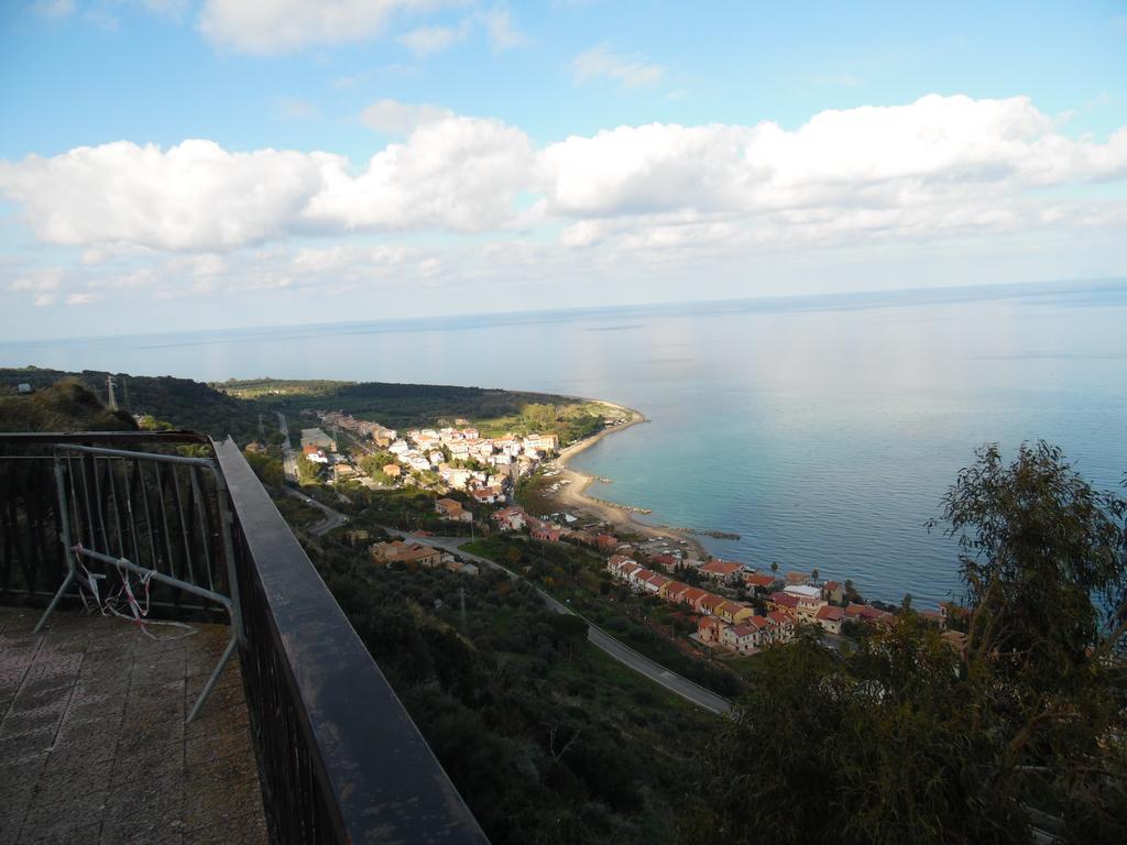 Siciliana Apartment Caronia Bagian luar foto